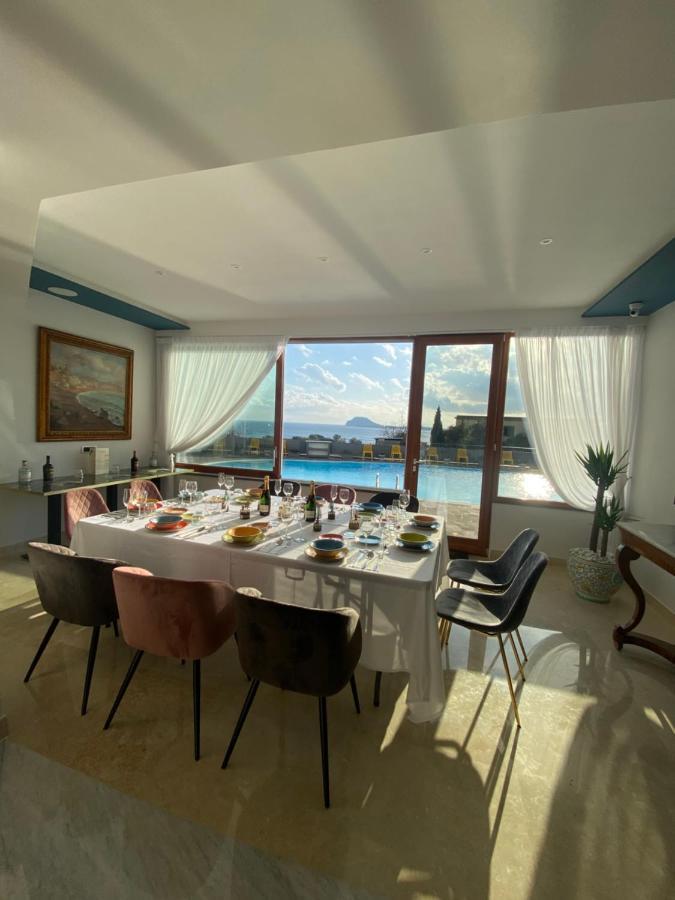 Villa Tito Livio Starguest ปอซซุออลี ภายนอก รูปภาพ