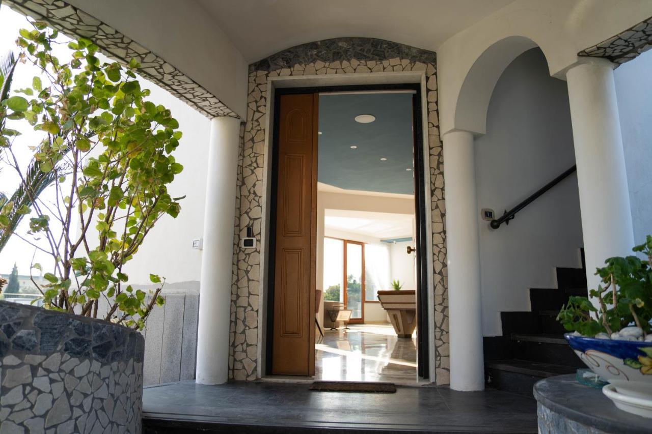 Villa Tito Livio Starguest ปอซซุออลี ภายนอก รูปภาพ
